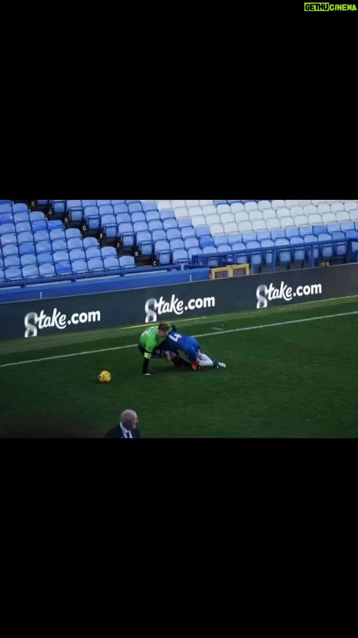 Molly McCann - 14.8K Likes - @angryginge13 got dealt with 💙🤣✌🏻 the Everton way. 📷 @d.i.f.t.c_media x