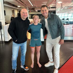 Molly McCann Instagram - Rollin’ with the heavies this week!.. healthy living’ has served us well lads 🤣🤌🏼