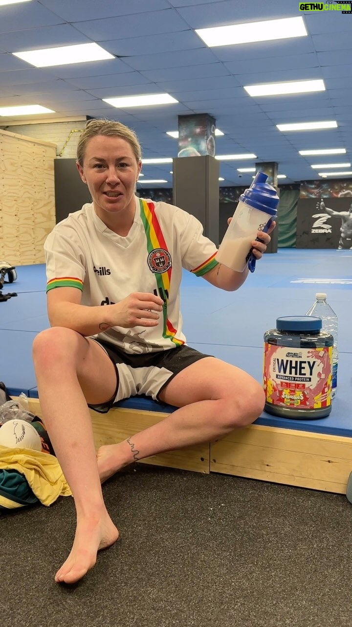 Molly McCann Instagram - Brand new squishes flavour available now. Live and direct from @appliednutrition I was proper caught off guard how nice it was 🤣🤣✌🏻