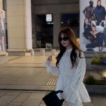 Momo Shitou Instagram - ㅤㅤㅤㅤㅤㅤㅤㅤㅤㅤㅤㅤㅤ 真っ白コーデ🤍 展示会で注文したココディールの春ブラウス。大正解〜かわいい @cocodeal_official #cocodeal #ココディール