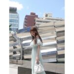 Momo Shitou Instagram - ㅤㅤㅤㅤㅤㅤㅤㅤㅤㅤㅤㅤㅤ フレアシルエットが可愛い @rienda_official のオフショルダーワンピース。♡ 爽やかで涼しげなミントカラーがお気に入り。 肩のストラップは取り外し可能で シンプルな紐タイプの他にチェーンタイプも付属であるから… 3wayで楽しめるの🫶🏻 #PR #rienda #rienda_ambassador