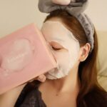 Momo Shitou Instagram - ㅤㅤㅤㅤㅤㅤㅤㅤㅤㅤㅤㅤㅤ 9回目のリニューアル @lululun_jp の ルルルンピュア エブリーズ✨ これ、保湿力がほんとにすごいの 洗顔したあとにこれ一枚貼るだけで 化粧水の代わりになっちゃう化粧水フェイスマスク。 マスクのあとはいつも通りスキンケアするだけ… 毎日使えて効率的に保湿できるからとっても嬉しい♡ お肌の調子で悩んでる子はぜひ1回使ってみてほしい♡ #PR #ルルルン #化粧水フェイスマスク #パック #肌荒れを防ぐ