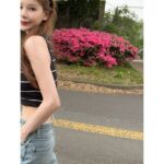 Momo Shitou Instagram - ㅤㅤㅤㅤㅤㅤㅤㅤㅤㅤㅤㅤㅤ 履くだけでスタイルアップできちゃう @rienda_officialのNEW美ラインデニム。♡ デニム大好きで沢山持ってるんだけど… 厚手のデニム生地で、脚のラインが綺麗に見えてお気に入り🫶🏻 バックポケットのタグプレートがかわいい… #PR #rienda #rienda_ambassador