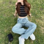 Momo Shitou Instagram - ㅤㅤㅤㅤㅤㅤㅤㅤㅤㅤㅤㅤㅤ 履くだけでスタイルアップできちゃう @rienda_officialのNEW美ラインデニム。♡ デニム大好きで沢山持ってるんだけど… 厚手のデニム生地で、脚のラインが綺麗に見えてお気に入り🫶🏻 バックポケットのタグプレートがかわいい… #PR #rienda #rienda_ambassador