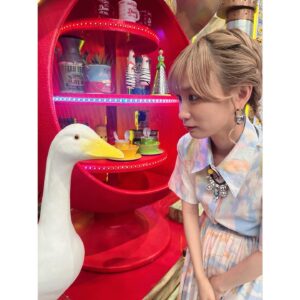 Momoko Gumi Company Instagram - 『ポツンと一軒家』

styling @stylist_yuya 
hair make @aoiokiraku