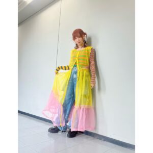 Momoko Gumi Company Instagram - 『ダウンタウンDX』

styling @_ayanootaki_ 
hairmake @aoiokiraku 

#ダウンタウンDX
#モモコグミカンパニー