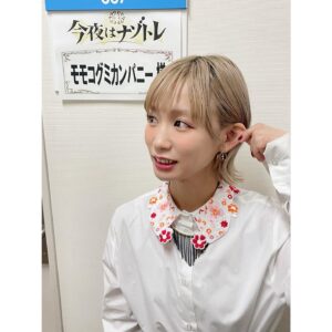 Momoko Gumi Company Instagram - 『今夜はナゾトレ』

styling @stylist_yuya 
hair make @aoiokiraku 

#モモコグミカンパニー 
#今夜はナゾトレ
