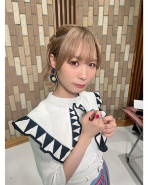 Momoko Gumi Company Instagram - 王様のブランチ
【語りたいほどマンガ好き】

styling @stylist_yuya 
hair make @aoi

#モモコグミカンパニー
#王様のブランチ
#コジコジ