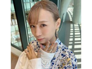Momoko Gumi Company Instagram - 紀伊國屋グランフロント大阪店サイン本お渡し会
styling @stylist_yuya 

#モモコグミカンパニー
#悪魔のコーラス
#大阪お渡し会