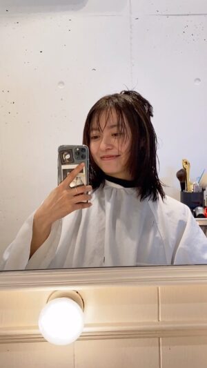 Momoko Tanabe Instagram - お迎え渋谷くん
今夜、最終回
⁡
ついに完結！
愛を込めて紡いだ物語の結末とその先を
想いを、最後まで届けられますように。
⁡
ずっと載せようと思ってた動画を!
愛花ヘアになるまで☺️
⁡
最終回ぜひご覧ください🩴🌸
⁡
⁡
⁡
#お迎え渋谷くん
#pr