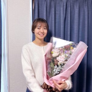 Momoko Tanabe Instagram - いちばんすきな花
昨日、最終回迎えました
⁡
観てくださった皆様
ありがとうございました！
⁡
私にとって、夢のようなコラボレーションが
多く、あっという間の幸せな時間でした
⁡
FODにて配信中の、スピンオフドラマ
『いちばんすきな花 ーみんなのほんねー』
「価値観」でも峰子登場しています
役柄的に会えないと思っていた昔からの友達・杏花とも共演できたり、、😭
山谷花純さんと3人でクセ強“価値観”ラリーを繰り広げてます✊🏻
ぜひおかわり最終回と共にお楽しみください〜
⁡
⁡
また峰子たちに会えますように💐
⁡
#pr