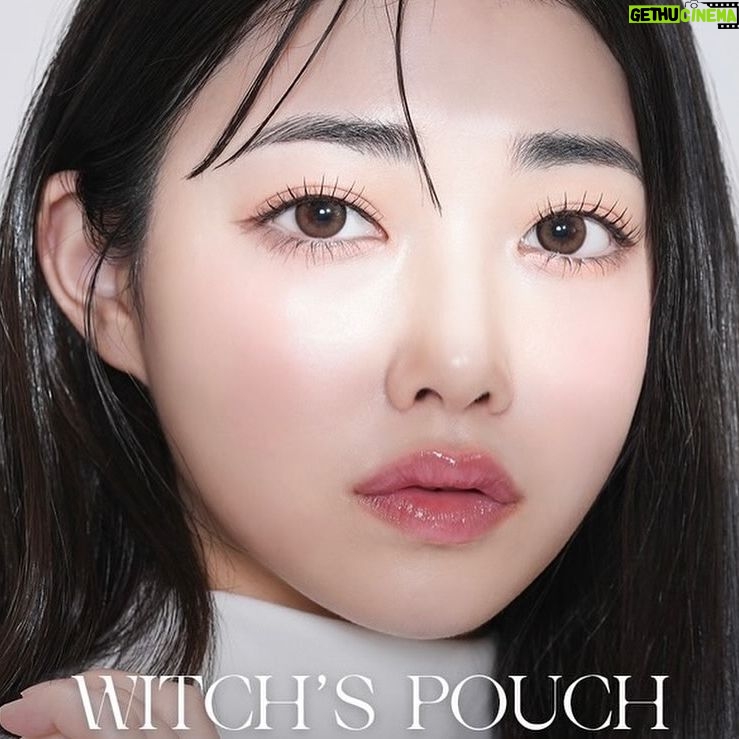 Momona Kohama Instagram - 🎀 Witch's pouch × 小浜桃奈 私の初のプロデュースカラコン ♡i-colors♡ 本日4月17日10時より 度あり度なし共にネット販売を開始致しました🎀 そして♡i-colors♡シリーズをネットでご購入頂いた皆様に1箱につき1枚、ポストカードをプレゼント致します🎁 是非沢山の方に使って頂きたいです💖 よろしくお願い致します🪄 #icolors #カラコン #witchspouch