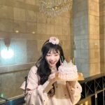 Momona Kohama Instagram - 🎂 ✨️21歳生誕祭(仮)✨️ チームシンデレラのみんな本当にありがとう🎉🩷 シンデレラでお誕生日のお祝いをして頂いたのは今年で5回目！🫣17歳から21歳まで、、、♡ 沢山の愛を感じて幸せな1日でした🌈 そして昨日、今年もシンデレラフェスに出演させて頂くことが発表されました💎 6月9日(日)さいたまスーパーアリーナ 皆様よろしくお願いします🎪💖 #シンデレラフェス #チームシンデレラ