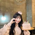 Momona Kohama Instagram - 🎂 ✨️21歳生誕祭(仮)✨️ チームシンデレラのみんな本当にありがとう🎉🩷 シンデレラでお誕生日のお祝いをして頂いたのは今年で5回目！🫣17歳から21歳まで、、、♡ 沢山の愛を感じて幸せな1日でした🌈 そして昨日、今年もシンデレラフェスに出演させて頂くことが発表されました💎 6月9日(日)さいたまスーパーアリーナ 皆様よろしくお願いします🎪💖 #シンデレラフェス #チームシンデレラ
