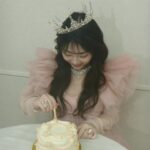 Momona Kohama Instagram - お知らせです🪄◝✩ 🎂小浜桃奈生誕祭2024🎂 祝ソロデビューライブ 「小浜アイドルやっちゃいます♡」 8月25日(日)に開催させて頂きます💖 小学生の頃から今まで、ずっと夢見ていたアイドル。 どうしてもその夢を諦められなくて沢山大人の方と話し合った結果、ついにこの夏初めてのソロライブをさせて頂けることになりました🎤 そして、今回のライブのためにオリジナル曲も制作しています🎼 その記念すべきソロデビューの瞬間、夢が叶う始まりの瞬間を会場で見届けて頂きたいです✨ 絶対に！！！8月25日会いに来てください💖 ※ちなみに誕生日は4月2日で8月末開催のイベントタイトルに生誕祭って入ってるのはもう全然意味がわからないのですが、今年も出来てなかったので許して下さい🫣 #小浜アイドルやっちゃいます
