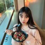 Momona Kohama Instagram - 🌸 アサイーボウル美味しかった🥣🍓 3月ってこんなに寒かった、、、？️️️⛅️ 20歳も残り5日で終わります🥲 @thesame_shibuya さんで二の腕痩身・脱毛をして頂きました🪄浮腫みがとれてすっきりして気持ちよかった🫧‪