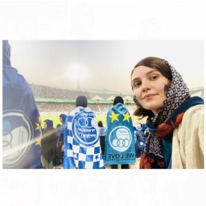 Mona Ahmadi Instagram - سهم ما از استادیوم صد هزار نفری، دو جایگاه نصفه و نیمه اون ته. ولی صدامون خیلی بلند بود، خیلی…