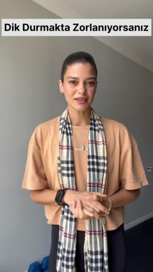Mona Çalış Instagram - Dik durmakla ilgili sıkıntısı olanlardan çok fazla mesaj alıyordum.
Sizler için en sevdiğim egzersizi anlattım. 
Duruş bozukluğu olanlar ve dik durmakta zorlananlar her gün 50 tane bu egzersizden yaparsanız faydasını göreceksiniz 🙏🏼

Ama her gün yapmalısınız 😌

Kaydetmeyi unutmayın 💫 

#duruşbozukluğu #dikdurmak #egzersiz