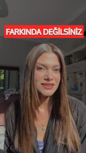 Mona Çalış Instagram - Farkında değilsiniz ama ayak kaslarınız güçsüz! 
Bu da içe ya da dışa basma ve düz taban problemlerine sebep oluyor .  Bunların önüne geçmek için;
genç yaşlı herkesin kolaylıkla yapabileceği çocuklarınızla da eğlenceli bir oyun haline dönüştürebileceğiniz, bir o kadar da basit ve düzenli yapıldığı zaman ayak kaslarınızı güçlendirecek üç egzersizle geldim. 

• Havlu yarışı
• Kalem tutmaca
• Ayak dansı

⭐️ Kaydetmeyi unutmayın ⭐️

#egzersiz #güçlendirmeegzersizleri #duruşbozukluğu #içebasma #dışabasma #düztaban