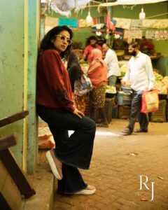Mona Kakade Instagram - Creating vibes wherever we go! Our latest shoot was a spontaneous mock performance, surprising everyone around us. As we captured moments, people recognized my model @monabedre from her TV serial, sparking conversations about her character. It’s fascinating how a single serial can reach so many! Check out the images and share your feedback. If you’re interested in posing, feel free to reach out! 📸✨ #CreatingVibes #SpontaneousShoot #TVSerialImpact #RecognizableFaces #PhotographyMagic #ModelMona #ShareYourFeedback #posingopportunity
