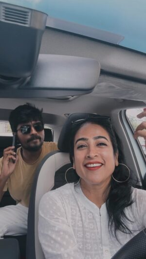 Mona Kakade Instagram - Timing boss !!!
Valentine’s Day post 🙃

#monabedre 
#actor 
#reelsinstagram 
#valentineday 
#post