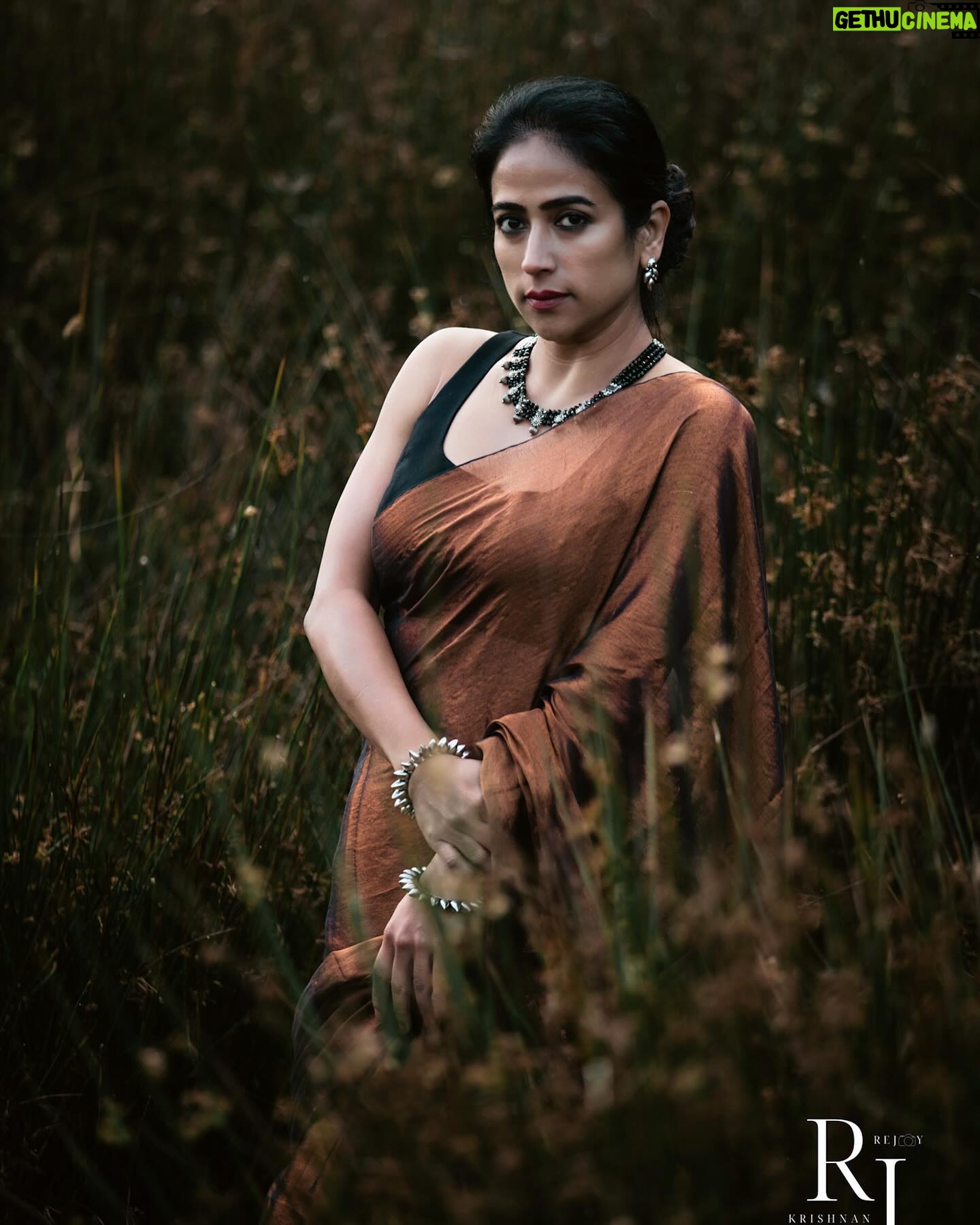 Mona Kakade - 1.8K Likes - Immerse yourself in the beauty of nature alongside my lovely model @monabedre . Capturing all the splendor in a vertical frame. 🌿📷 #NatureBeauty #ModelMagic #VerticalViews #NaturePhotography #CapturingMoments