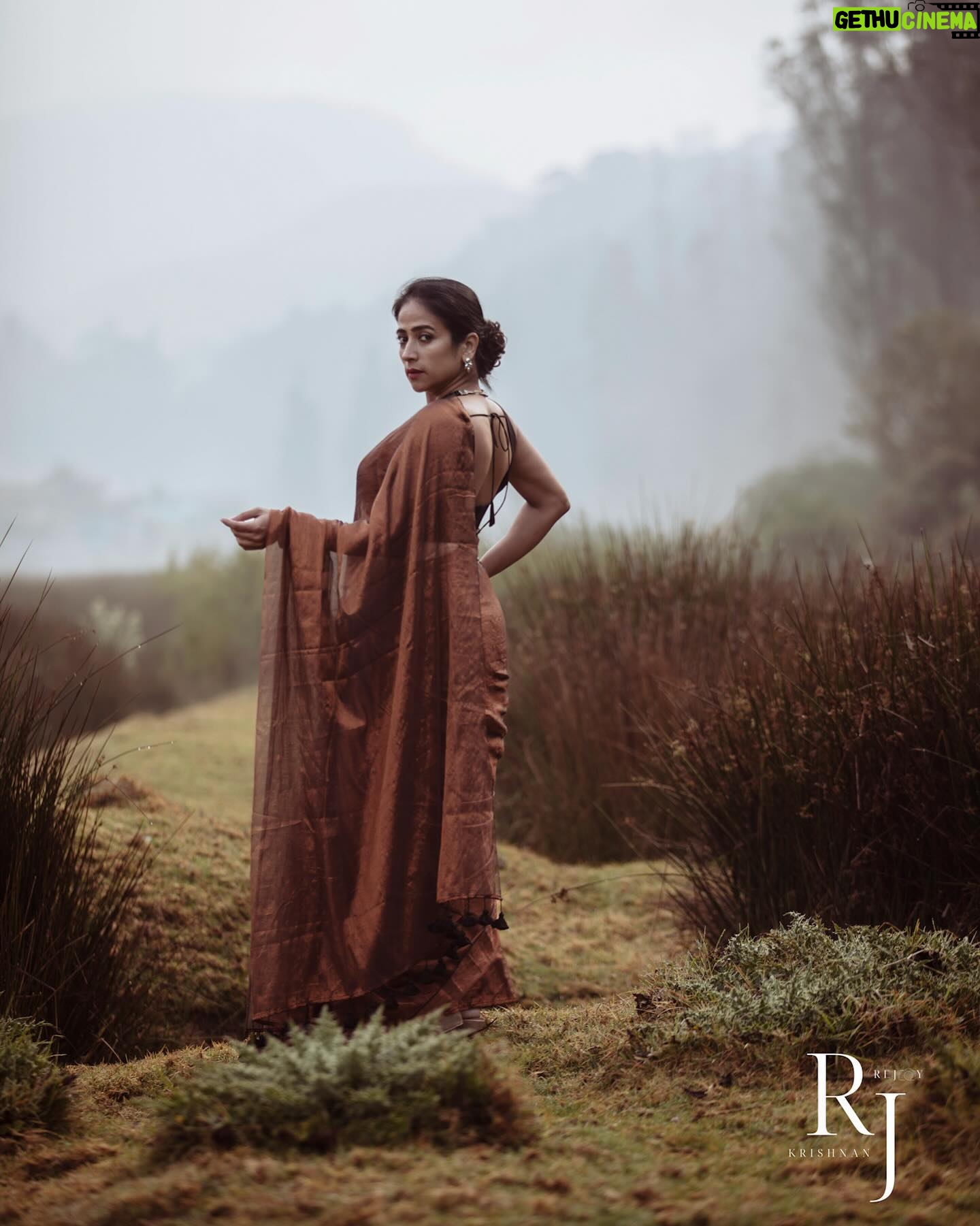 Mona Kakade - 1.8K Likes - Immerse yourself in the beauty of nature alongside my lovely model @monabedre . Capturing all the splendor in a vertical frame. 🌿📷 #NatureBeauty #ModelMagic #VerticalViews #NaturePhotography #CapturingMoments