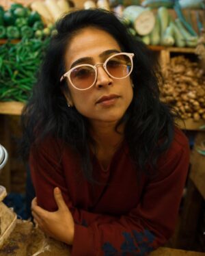 Mona Kakade Instagram - Creating vibes wherever we go! Our latest shoot was a spontaneous mock performance, surprising everyone around us. As we captured moments, people recognized my model @monabedre from her TV serial, sparking conversations about her character. It’s fascinating how a single serial can reach so many! Check out the images and share your feedback. If you’re interested in posing, feel free to reach out! 📸✨ #CreatingVibes #SpontaneousShoot #TVSerialImpact #RecognizableFaces #PhotographyMagic #ModelMona #ShareYourFeedback #posingopportunity