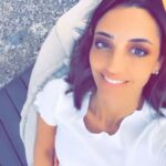 Mona Mosly Instagram - كثير مننا يتاخد بسرعة الايام و كثرة انشغالتها و فرحة انجازاتها بس قد ايش حلو و مهم نوقف شوية وناخذ لنفسنا فرصة نجدد فيها من ابداعاتنا و نقوي فيها عطائتنا عشان نقدر نرجع اقوى اوعى و ارحم بطاقة جديدة نفيد بيها طاقات ناس غيرنا كلام من القلب 💗