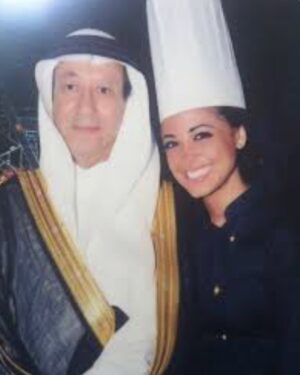 Mona Mosly Instagram - لو نجاحي كان ليه عنوان فهو بابتي اشكرك يا بابتي و اشكر جميع الابهات على الدعم و القوة و السند اللي نستمدها منهم و نكبر بيها و ننجح بسببها و عشان كل اب حبنا بقلب و اعطانا باخلاص و حمانا بقوة و رحمنا بحنان من قلبنا لقلوبكم خصم لكل كيكاتنا💗 @sweetateliersa