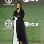 Mona Mosly Instagram - احلى المعاني في كلمات تحتضن روحنا في كلمات بسيطة الحروف عميقة المعنى في معاني تسندنا لمن و لا جزء من تفكيرنا له معنى معاني تعافينا و معاني تلعب فينا و معاني تحسسنا اهمية و جودنا و اهمية الوجود فينا و فينا و لينا و عشاننا مواقف و ايام و خبرات تصنعنا عشان تخلينا المعادلة الصح لكل معانينا بالرحمة على معاني مفقودة في طريقها الي اروحها الجميلة كلام من القلب 💗