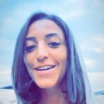 Mona Mosly Instagram - مااحب الطمع و لا احساسة بس في نوع طمع احبه علمت نفسي علية قريبا سميته طمع النظر يا اللللله كيف المناظر و الجمال الي في دي الدينا كبيييييير و مريح يخلي كل شيء لي طعم و معنى يخلينا نقدَّرَ اشياء بسيطة ماكانت تيجي على بالنا و نشوف صورة اشياء كبيرة اكبر من خيالنا اول ماشوووف منظر جمالي اجري زي الطفلة عشان اتاكد انو كل نقطة جمال دخلت قلبي و علمته الشكر والابداع كلام من القلب💗