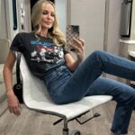 Monet Mazur Instagram – Momz back 😎 S6 @cwallamerican