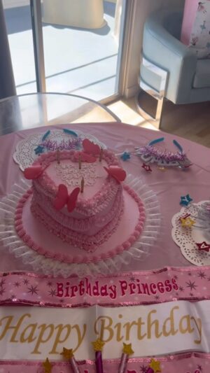 Monica Potter Instagram - Happy Birthday Molly 💗I am so grateful that God picked me to be your mom. You surprise me everyday with your grace, kindness, humor, humanity and also your intelligence. You truly are an angel and I am so blessed to have you as my daughter. I love you Molly and I’m so proud of you we are all proud of you - 
love Mommy Daddy Danny and Liam💗