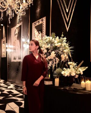 Monica Chaudhary Instagram - Look right, No look left
Perfect 🍷

📸 @_a_boy_with_a_camera_