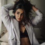 Monica Chaudhary Instagram - 🦚🫶🏻 Directed and Photographed by Harpreet Bachher @harpreetbachher Creative direction by Harjot K Dhillon @harjotkdhillon Styled by Sanjam Kaur @sanjamkaur92 Make up by Hetal Joshi @venustare_by_hetaljoshi Outfit by Ranbir Mukherjee @ranbirmukherjeeofficial Jewellery by Shveta Uppal @@timelessjewelsby_s @vblitzcommunications