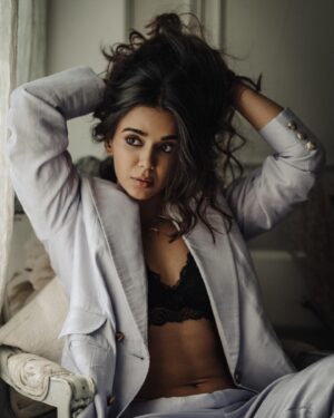 Monica Chaudhary Instagram - 🦚🫶🏻
Directed and Photographed by Harpreet Bachher
@harpreetbachher

Creative direction by Harjot K Dhillon
@harjotkdhillon

Styled by Sanjam Kaur
@sanjamkaur92

Make up by Hetal Joshi
@venustare_by_hetaljoshi

Outfit by Ranbir Mukherjee
@ranbirmukherjeeofficial 

Jewellery by Shveta Uppal
@@timelessjewelsby_s
@vblitzcommunications