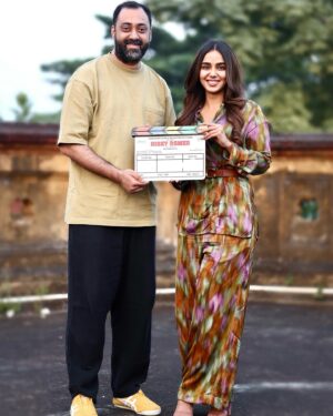 Monica Chaudhary Instagram - Had so much fun shooting for Risky Romeo! This film is indeed special to me ❤️🎬

@mesunnysingh you are the most awesome co actor ever and @abirsenguptaa thank you for trusting with your favourite character in the film :) 

Can’t wait for the world to see the film!! #riskyromeo

@monicachaudhary_ @mesunnysingh @abirsenguptaa @anushreemehtaa @pri1216 @rameshyadav2204 @jaadugarfilms @prmotionpictures #kritikharbanda