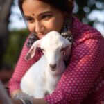 Monica Chaudhary Instagram - A few days back the lovely @vishwasgonsalves and @jen_born2dance hosted us (me and @pragyapriyadarshini_ ) at their house in Vasai. Amidst nature, animals and beautiful souls, the experience was surreal. @whoisclicking captured it so beautifully and @_rashandco_ styled me in their beautiful jewellery Sometimes I feel blessed to be an artist and this was definitely one of those days 🕊 Sharing a glimpse of it with you all 🫶🏻