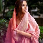 Monica Chaudhary Instagram - Just casually humming …‘sheesh mahal na mujh ko suhaye…tujh sang sukhi roti bhaaye’ Wearing @saphedliving 🌸🧿