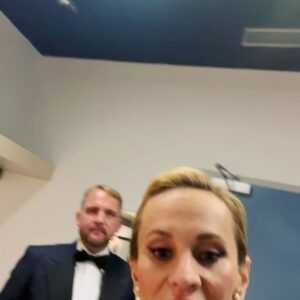 Monika Absolonová Instagram - Dekuju za krasnej vecer s @disney , @o2arenapraha a s uzasnym @liborboucek ❤️ a vsemi dalsimi❤️❤️❤️dekuju @margitavisage za oblicej i vlasy, @zooz_ie za pomoc s vyberem nadhernych satu z @nuance.cz  Najednou, najednou❤️❤️❤️
