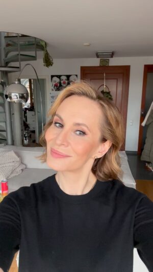 Monika Absolonová Instagram - Moooc dekuju za komplimenty jak mi to slusi… za to, nemuzu ja! Ale @margitavisage ❤️dekuju😘