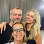 Monika Absolonová Instagram – Krasny patek 13.10.🙏davejte na sebe pozor❤️ 🙏uz zitra 14.10. zacne na Ceske televizi @stardancecz a v nem zazari spoustu mych milych kolegu. Vsem drzim pesti a preju jim at si tu jizdu s tancem uzijou❤️🙏✊ale jedne me kolegyni a kamaradce drzim pesti trosku vic. Ivance Chylkove❤️Jednak pri me stoji leta, obzvlast v dobach nedobrych, privedla me do divadla Studia dva, narodily jsme se ve stejny den 27.9., je vynikajicich hereckou, krasnou zenou a evidentne velmi odvaznou. Kdyz se totiz ikona jejich kvalit a postaveni pusti do tanecni souteze, je to rozhodne vystup z jeji komfortni zony… takze tleskam a drzim pesti i u nohou🙏🙏🙏a navic nema socialni site… tzn. nemuze Vam nic vzkazat, ukazat, upozornit na sebe…. A tak mi dovolte, abych to udelala za ni ja. Protoze si myslim, ze bude skvela a vlastne bych rada, abyste ji stejne jako ja drzeli pesti a posilali hlasy🙏🙏🙏moc dekuju a doufam, ze moji prosbu vyslysite.😉💋protoze jsou s @jan.tomanek.official proste bajecni❤️verte mi. Byla jsem se podivat na treninku👌👌👌pst. ona o me prosbe nevi, pac by me prizabila😂😘