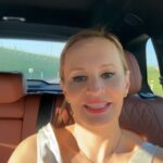 Monika Absolonová Instagram – Pokud mate radi Bidniky… ja taky, tak prijdete 29.9. od 14.00, 5.10. 14.00 a 19.00 a 6.10. 14.00 do @gojamusichall budu tam❤️❤️❤️jako Thenardierka💪