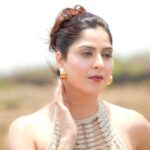 Monika Bhadoriya Instagram - Things are beautiful if you love them😊