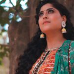 Monika Bhadoriya Instagram – Eyes speak louder than  words😊
 :
#indianoutfits #girlpower  #stylefashion 
#beautymakeup  #reddress  #smilealways