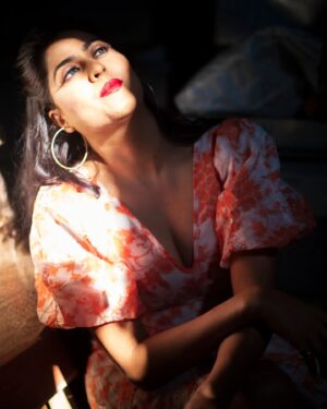 Monika Bhadoriya Instagram - It makes a big difference in your life when you stay positive 😊