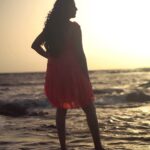 Monika Bhadoriya Instagram - High tides and good vibes ☺️ : #beachvibes #beachgirl #summervibes #beautifulview #travellife #happytime