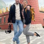 Monserrat Torrent Instagram - ✈️ Hoy Sábado en @sabingochv los invito a viajar hasta Figueres en Catalunya 😃 Estuvimos en el Museo de Dalí, en un Castillo Fortaleza, en el Mercado y muchos lugares más!! Los invito a disfrutar de todo el trabajo que hicimos junto a @nicobarrios 😊 por las pantallas de @chilevision #instadaily #instagood #instalike #europa #figueres #viajes