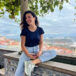 Monserrat Torrent Instagram - Descubriendo un nuevo rinconcito de esta encantadora ciudad 💛 #alfama en #lisboa y su pintoresco e icónico tranvía (que ya iba de vuelta 😅 por si acaso) #portugal #europa #vacation #instadaily #instalike #trip #viajes